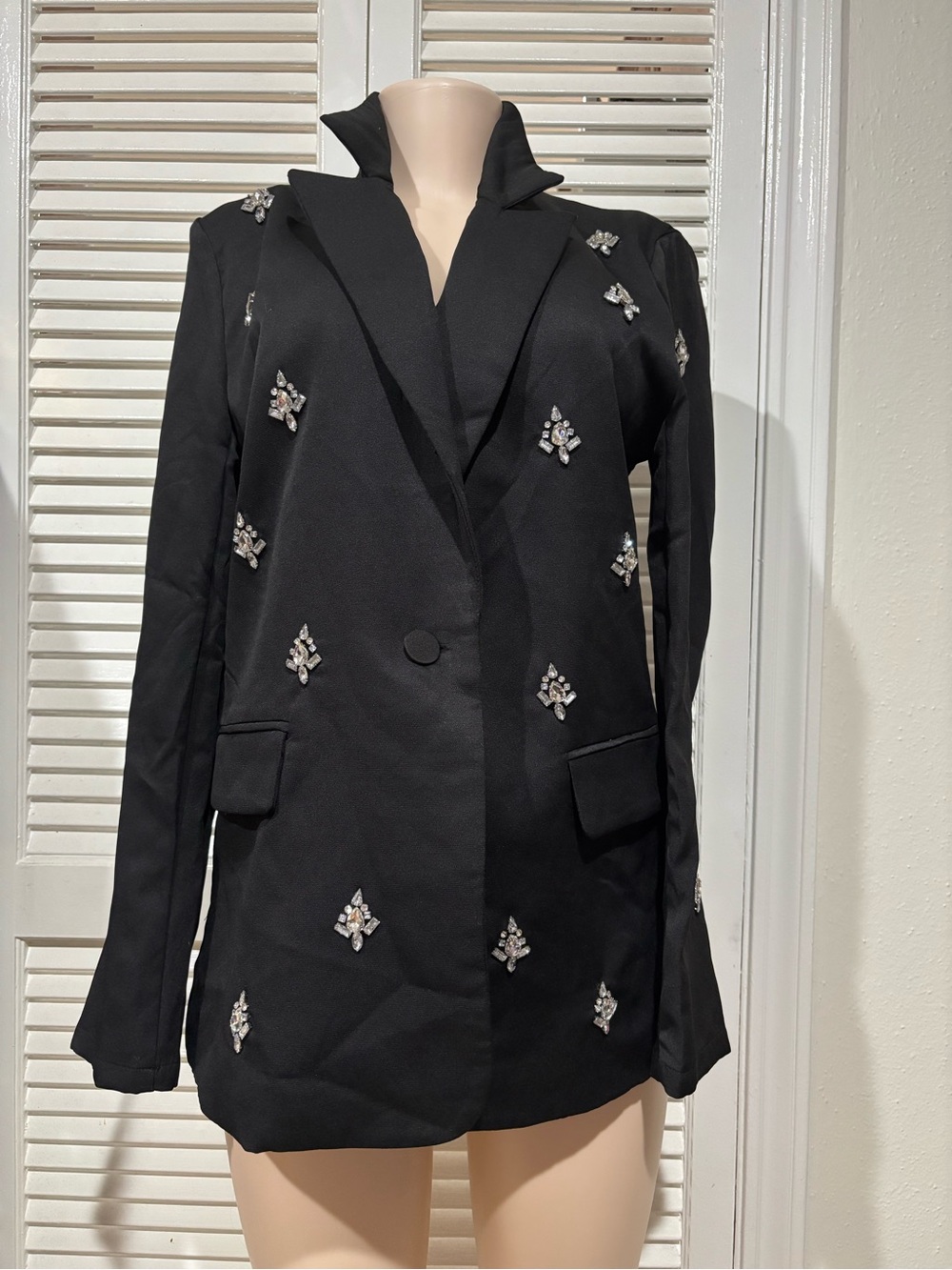 Lulumari Black Embellished Single-Button Blazer